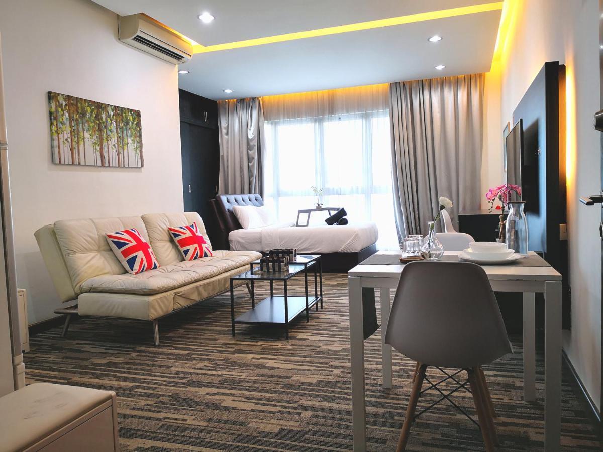 Klcc Inifinity Pool - The Regalia Residences & Suites By Kl Minsu Kuala Lumpur Exterior photo
