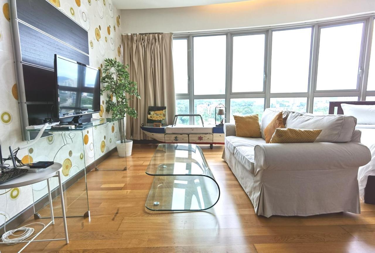 Klcc Inifinity Pool - The Regalia Residences & Suites By Kl Minsu Kuala Lumpur Exterior photo